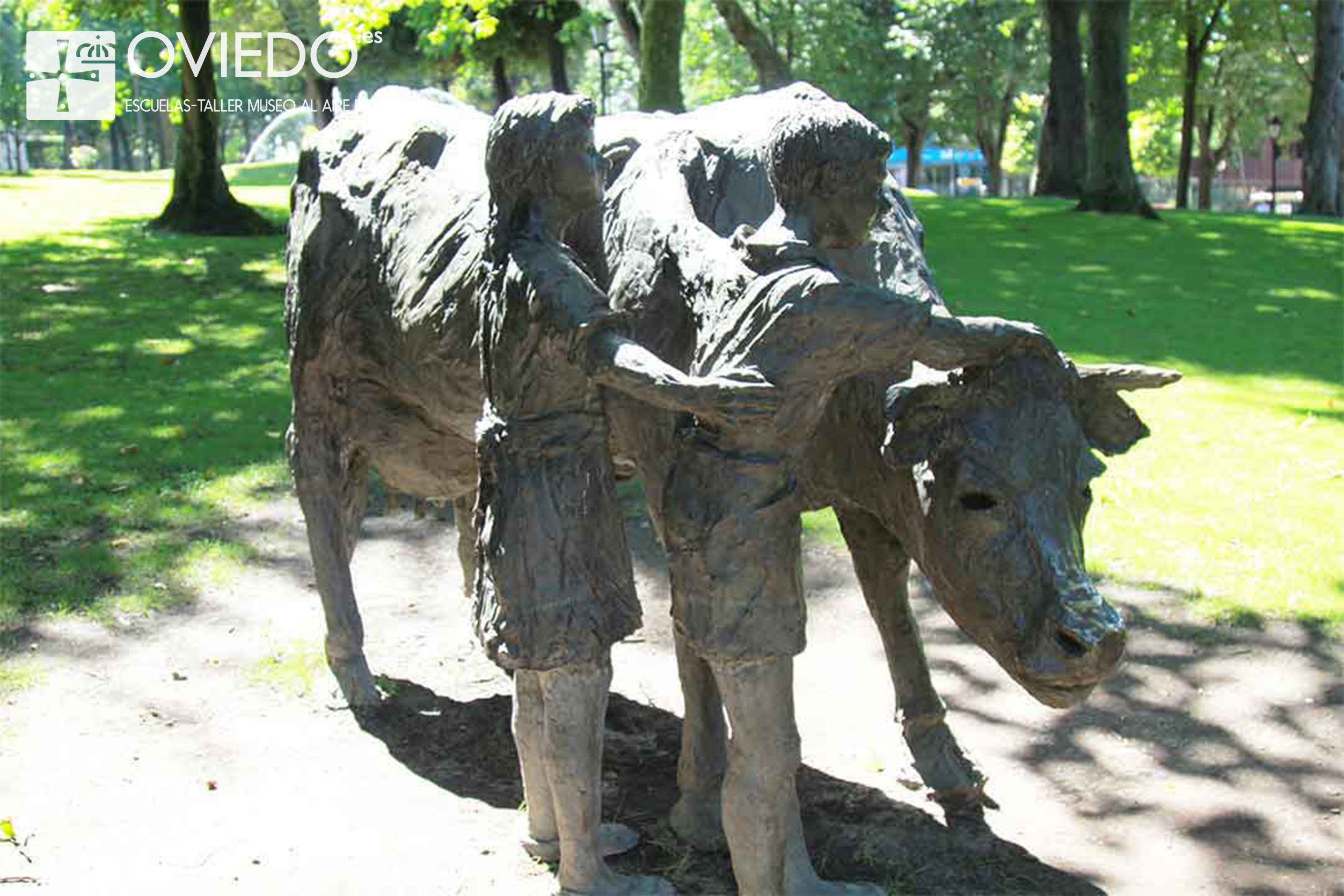 Escultura ¡Adiós, Cordera! vista desde un lateral